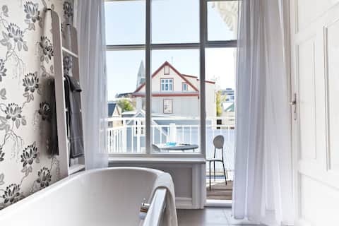 Downtown lux apartment with a view