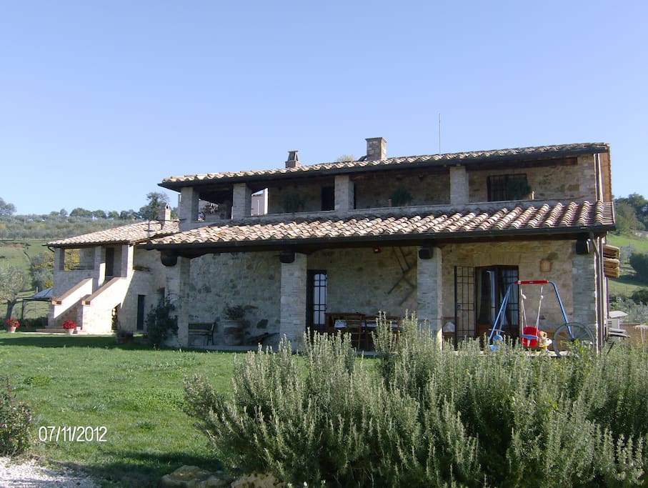 La Loggia vista dalla piscina