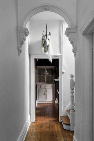 Historical terrace house in the middle of Fitzroy gallery image 3