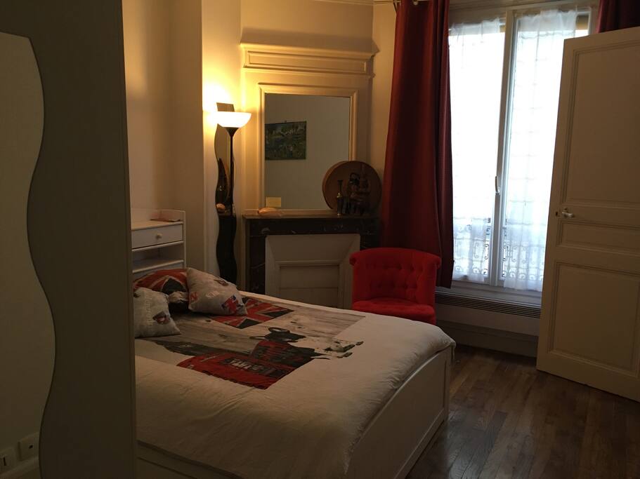 Chambre (Bedroom)
