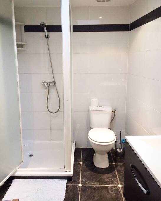 fround floor - bathroom