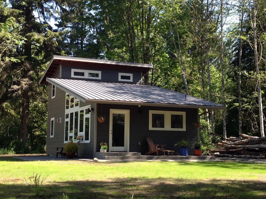 Country Guesthouse Cottages for Rent in Deming, Washington, United States