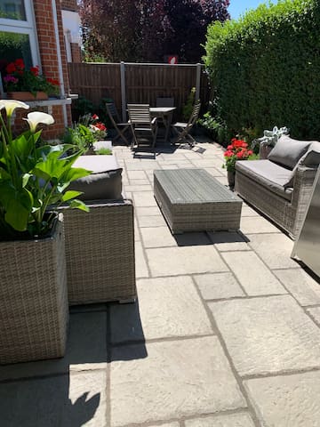 Beautiful family home, 20 min from London Victoria