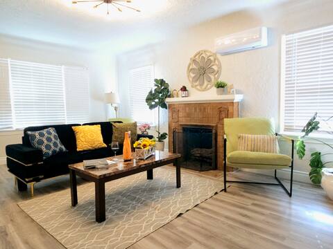 Quiet safe Neighborhood Close to DT LA king-bed! 1
