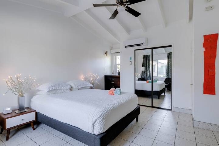 Oasis Hideaway with Mid Century Modern Ambiance