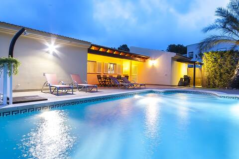 Villa Bahía de Palma - Family Only
