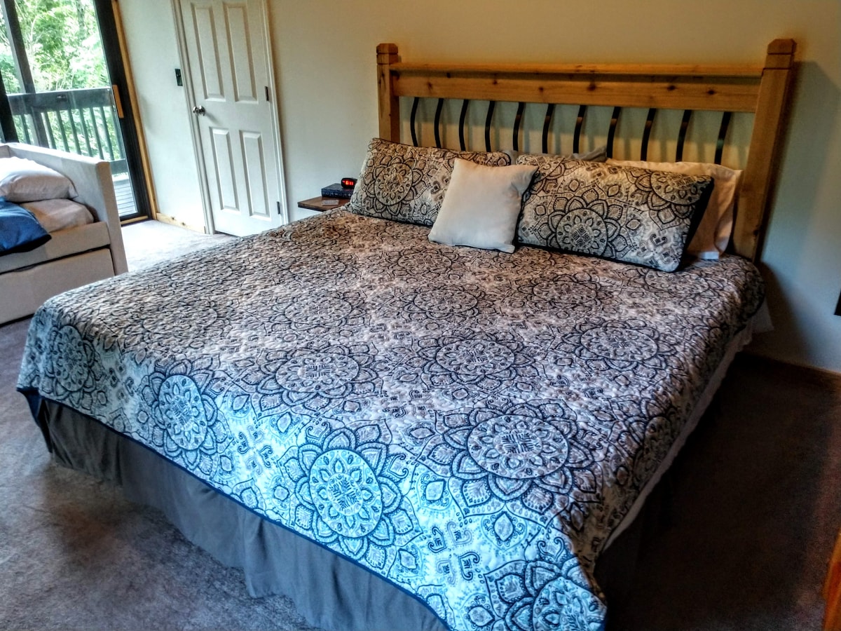 спалня на горния етаж