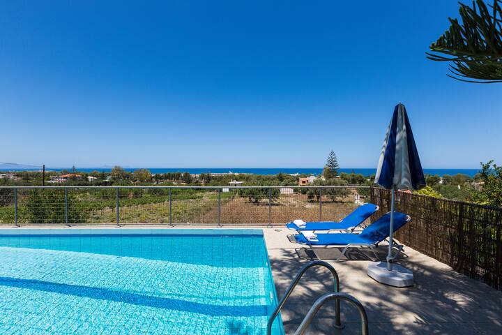 Villa Aetos – Walking distance to a sandy beach! gallery image 5