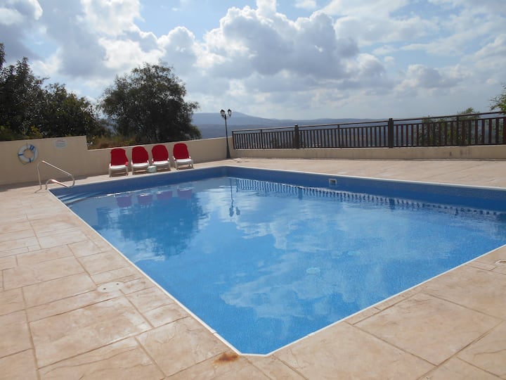 Eigentumswohnung · Peyia · ★4,95 · 2 Schlafzimmer · 3 Betten · 1 Badezimmer