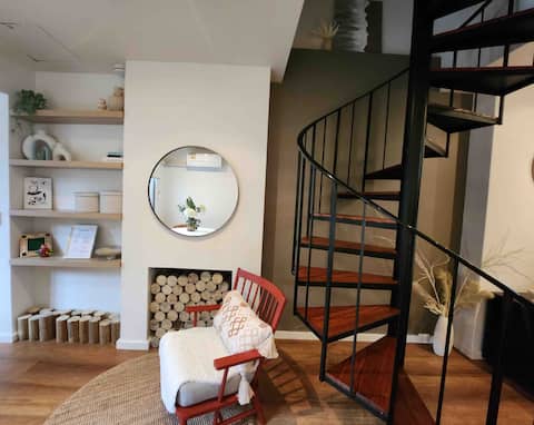 7 mins walk to Darling Harbour, ICC, Terrace House