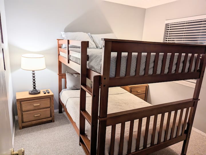 Krevat marinari me madhësi të plotë