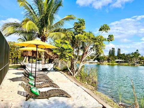 Coco Cabana Villa -5 miles to beach- heated pool