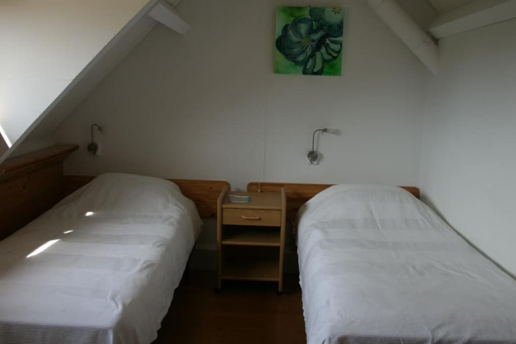 2 Blue room