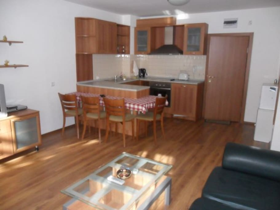 Living room pic 1