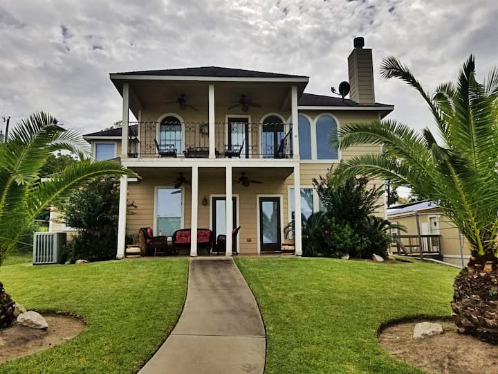 The Palms Villa Maisons à louer à Point Blank, Texas, ÉtatsUnis Airbnb