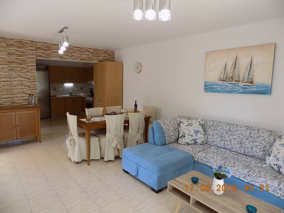 Living and dining room area