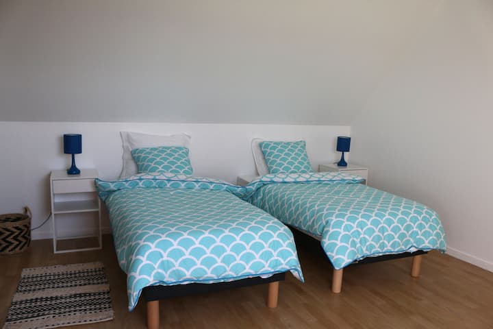 Habitación 2: camas individuales.
