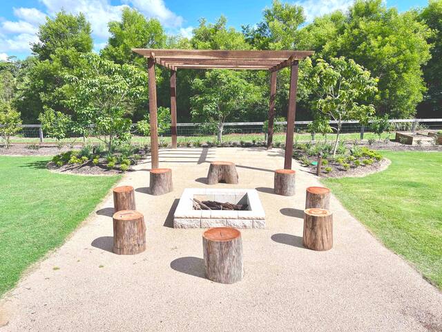 The Easton. Maleny Hinterland Retreat gallery image 5