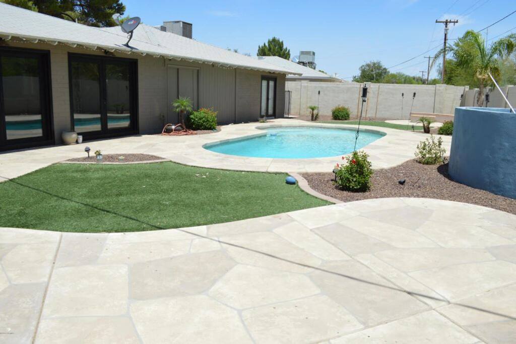 Pool & Patio