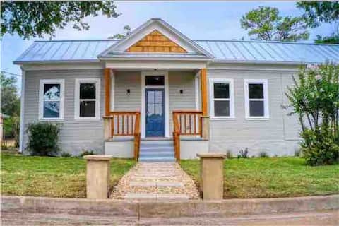 Seaquist-Calame House one block from the square
