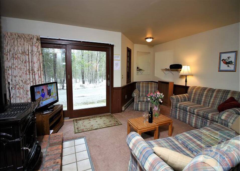 Killington Rental Associates - Spruce Glen A - Living Room