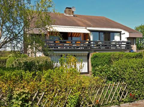 BovenLicht, Cosy appartment close to the beach