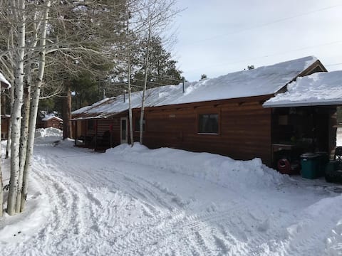 Cabin 9 @ Grandview Cabins & RV Resort