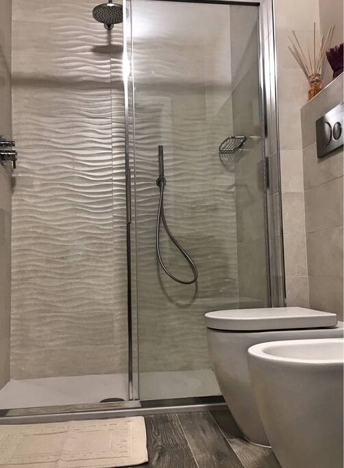 Bagno con doccia Walk inn