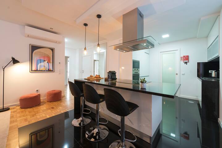 Bruno’s Downtown Apartment gallery image 3