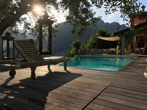Alone standing Rustico with pool for up to 8 pers