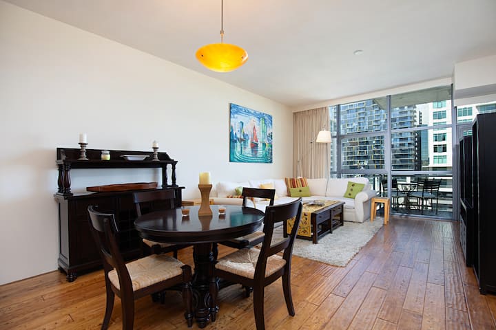 Little Italy> Large One Bedroom> Parking
