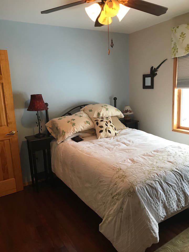 Valley Meadows II Blockhütten zur Miete in Muncy Valley, Pennsylvania