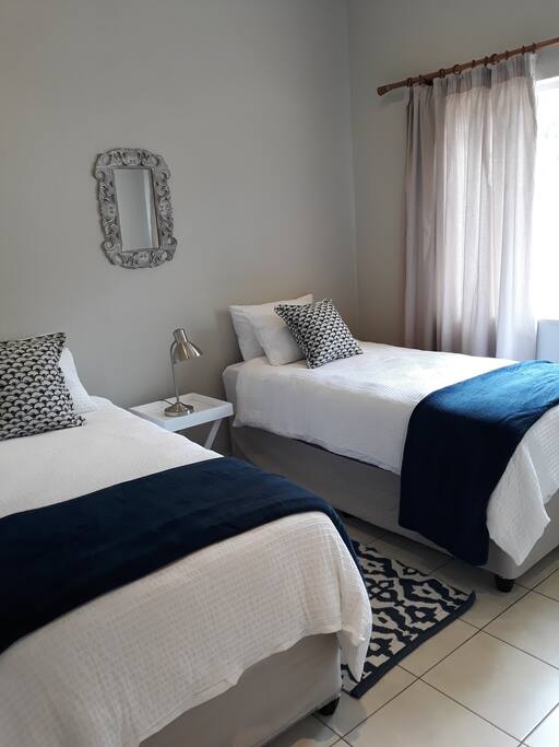 2nd Bedroom with 2 single beds