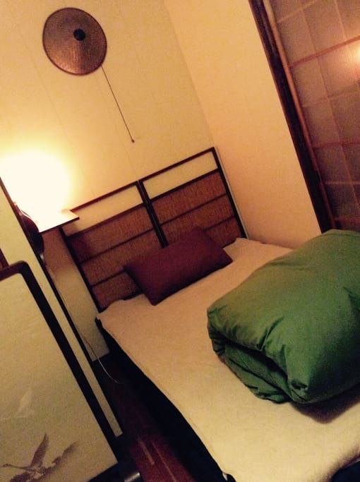 If you need a bed,you can sleep in a familiar bed.(1room,1 bed only)