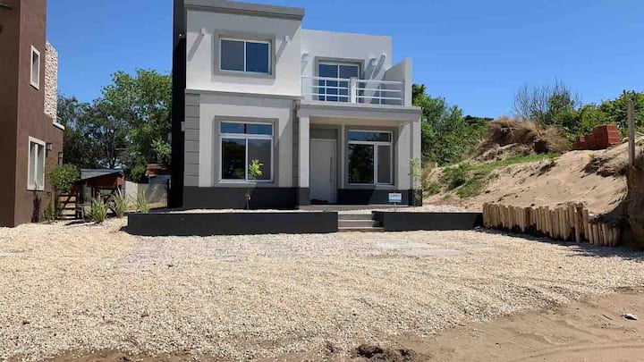Casa N°3 Pinamar Nueva en PB P/6 pax 350 mts playa