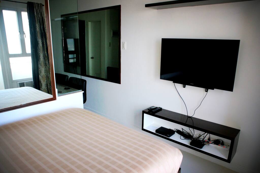 40" TV with Cable