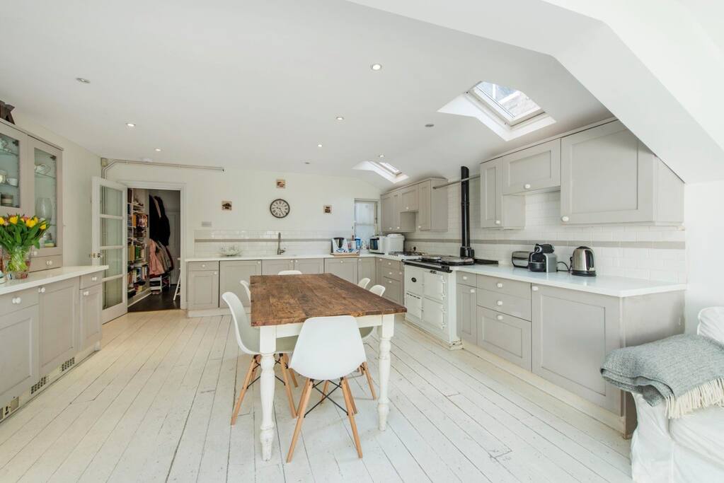 Kitchen with all appliances