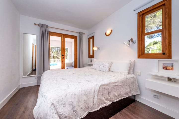 Master bedroom on the ground floor