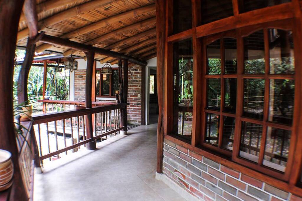 Los corredores de la casa