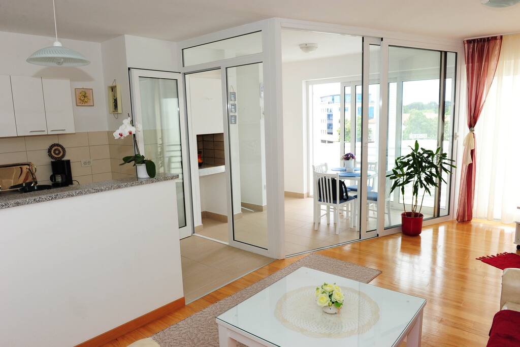 Kitchen/living room