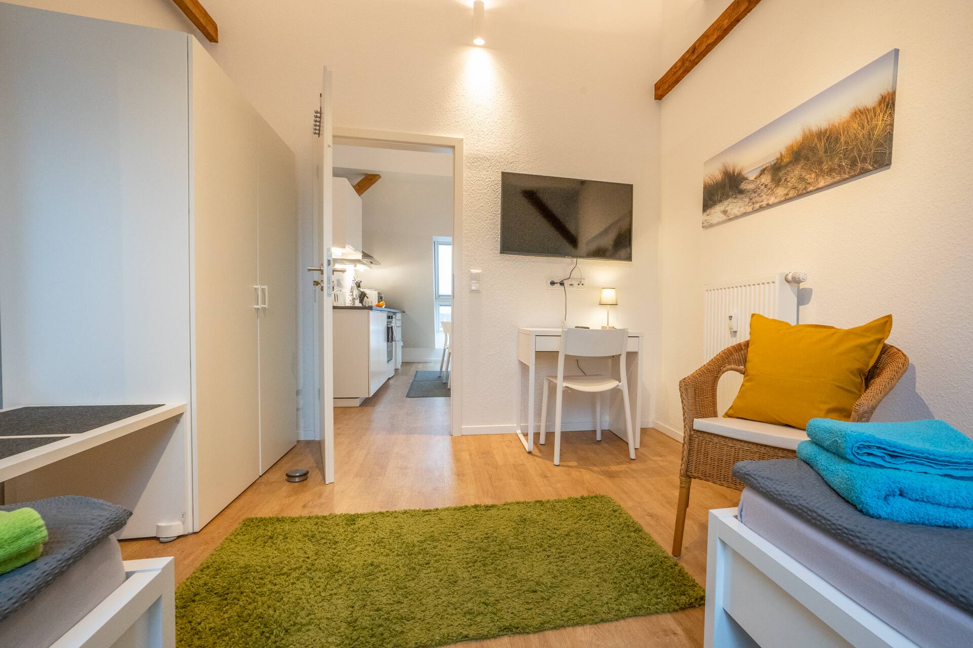 Modern, 3 bedrooms for up to 6 people, 4 x Netflix*