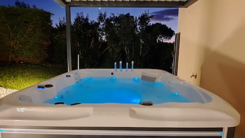 The house next door jacuzzi-Drôme calm serenity