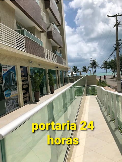 Top performing Airbnb: Beautiful Plaza Flat - 50 m from the waterfront - mini market in Cabedelo