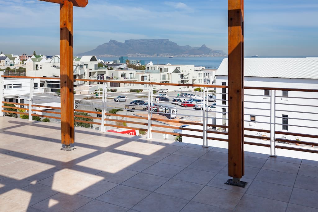 Table Mountain from viewing point at apartment