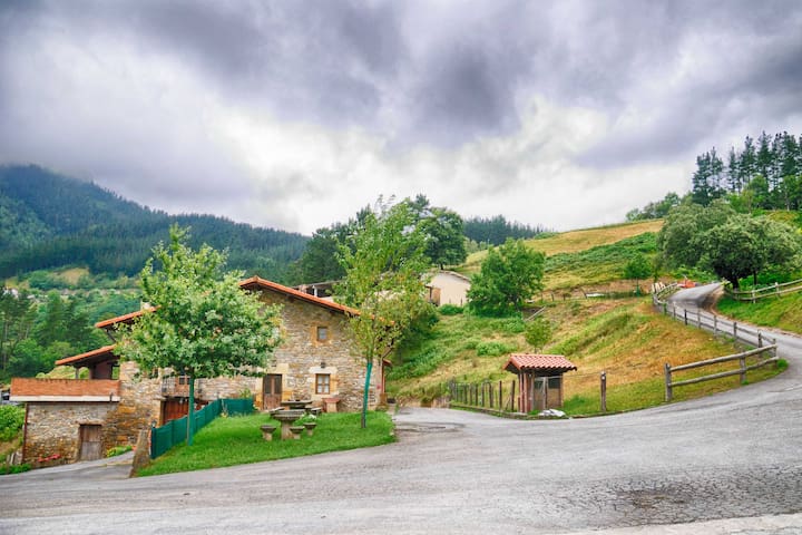 Disfrutar de entorno natural en Lapatza, Mallabia