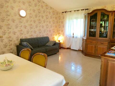 Successful Airbnb property: B&B service in a comfortable Casa Marina apartment in Castelnuovo Del Garda
