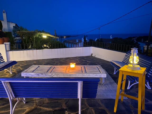 Casa-apto con amplias vistas al mar y jardín. gallery image 3