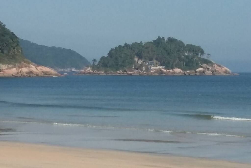 praia 4 quadras do Guaiuba