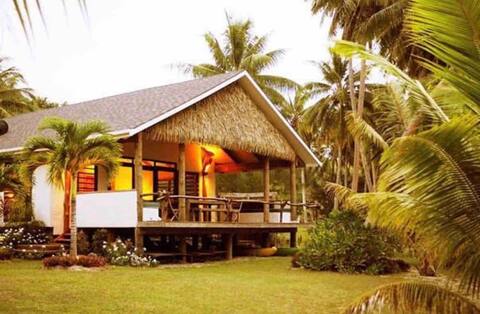 Matatui Villa, Beachfront, Aitutaki