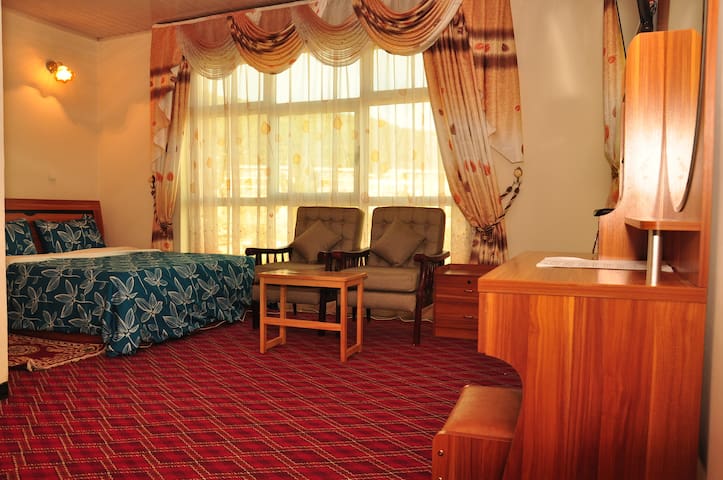 Keba  Guesthouse Room free airport pick-up & WiFi